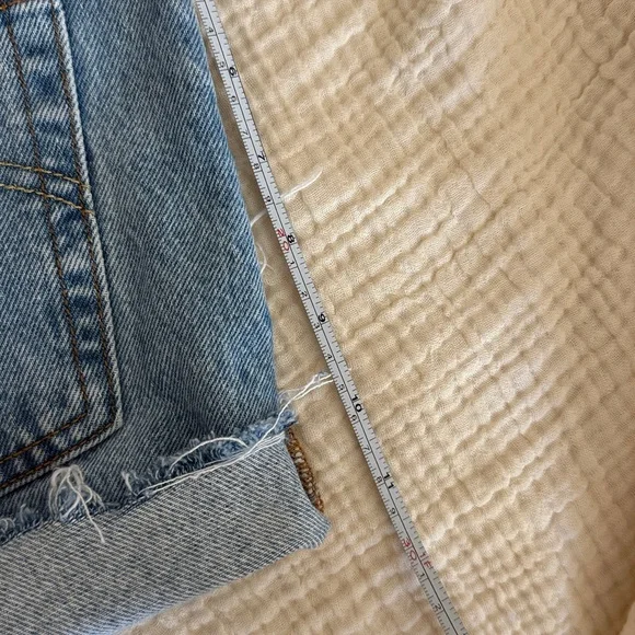 Vintage Levi’s 501 Jean denim shorts blue thrifted ripped distressed - Picture 5 of 6